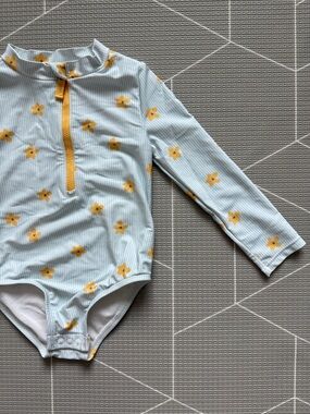 Carters|Baby girl/toddler pastel striped Daisy Floral Long Sleeve Rashguard swim